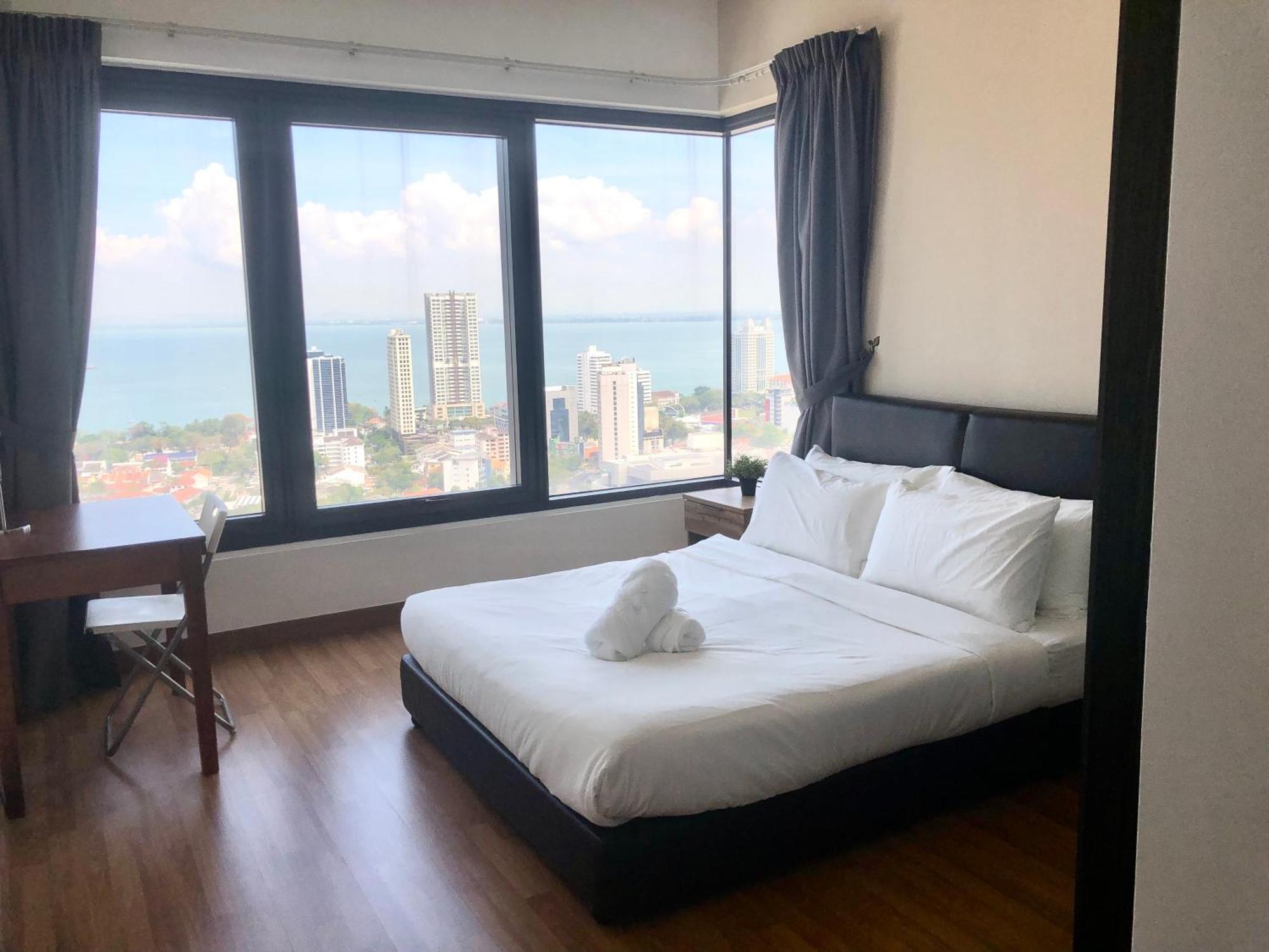 Tropicana 218 Macalister Netflix Unit By Blue Sky Holidays 조지타운 외부 사진