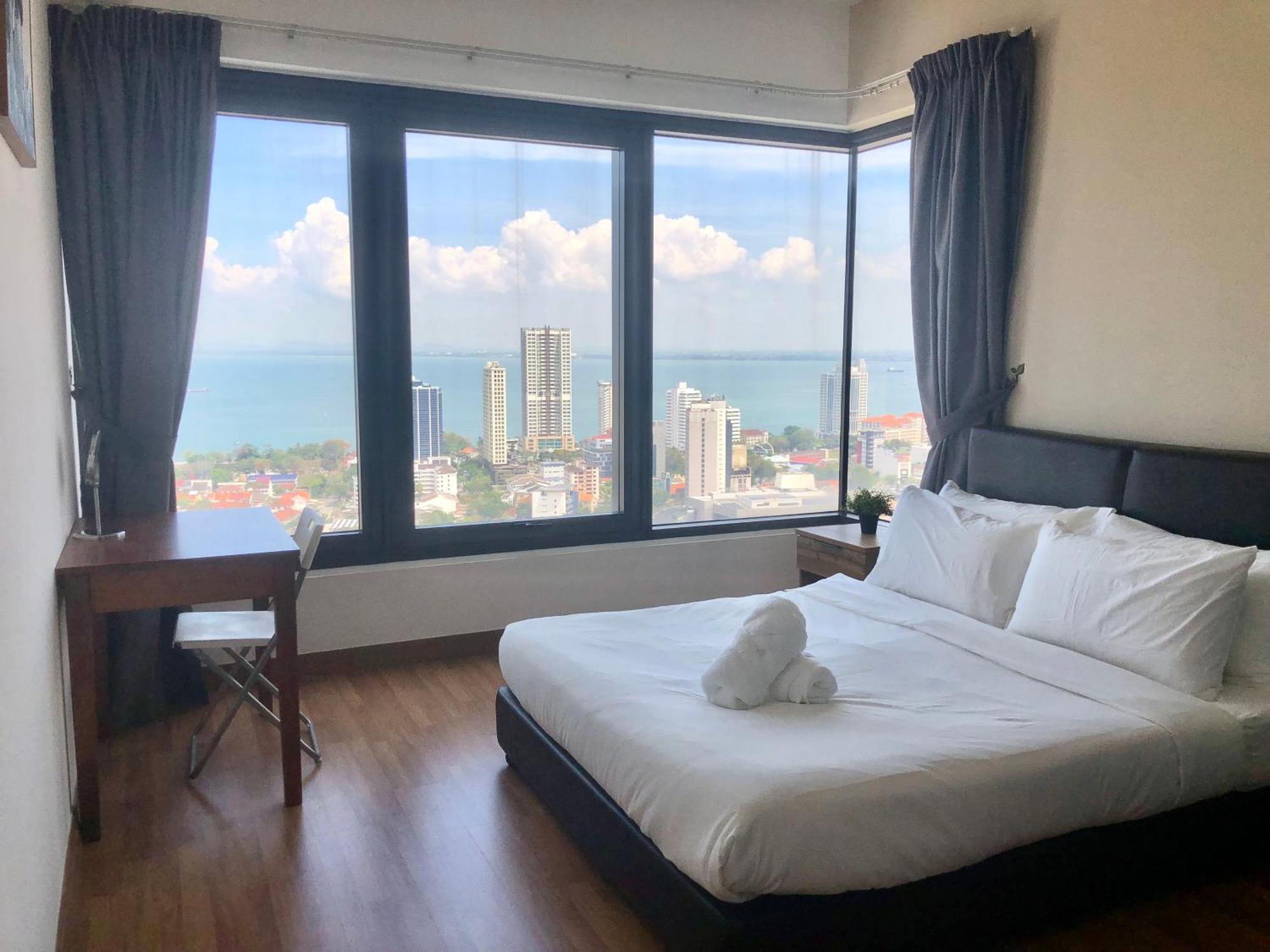 Tropicana 218 Macalister Netflix Unit By Blue Sky Holidays 조지타운 외부 사진